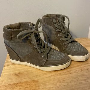 Wedge sneakers